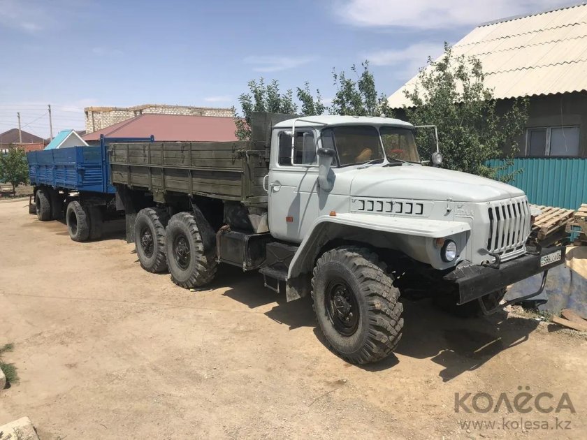 Урал 4320 бортовой