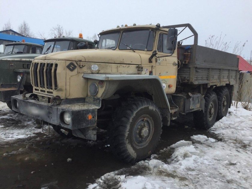 Урал 4320 бортовой
