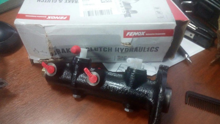 Цилиндр тормозной главный