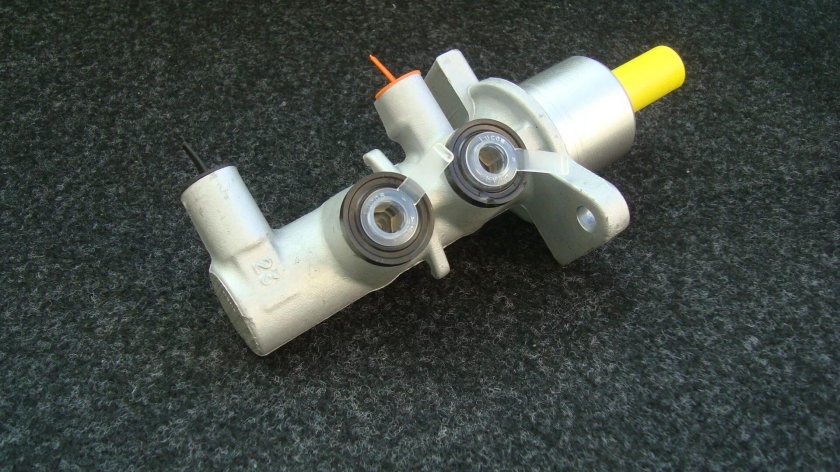 Главный тормозной цилиндр ТРВ