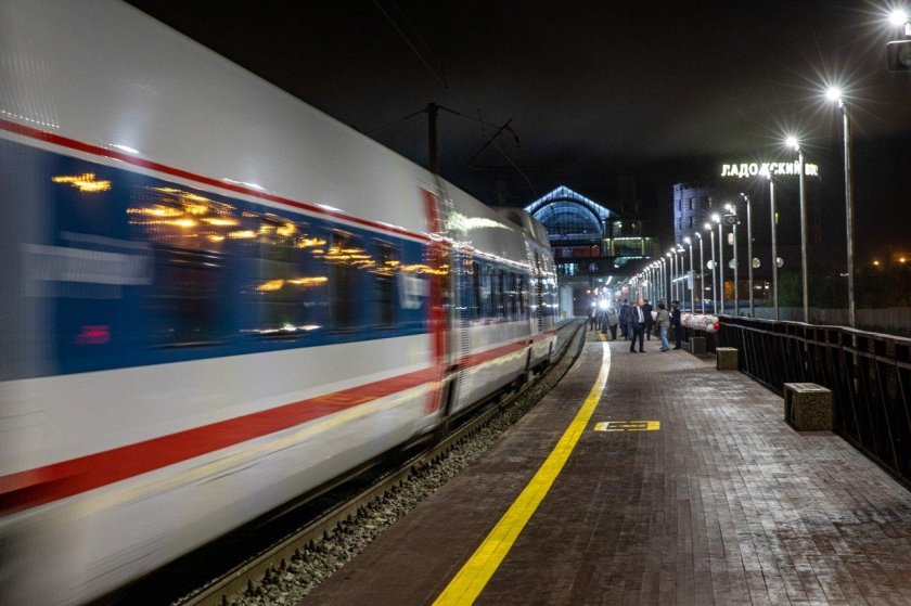 Ладожский вокзал Санкт-Петербург перрон