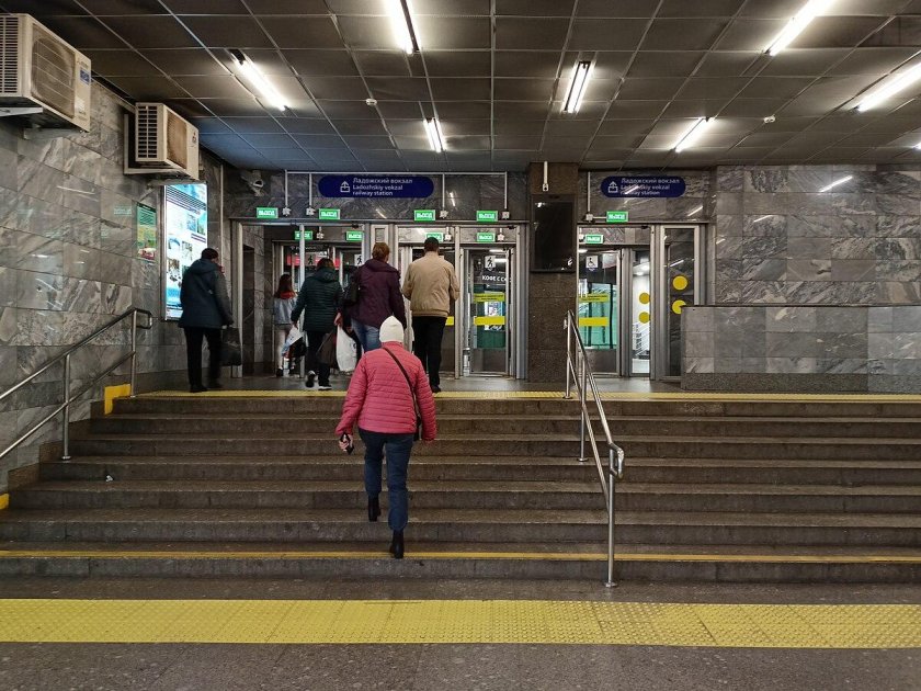 Ладожская (станция метро)