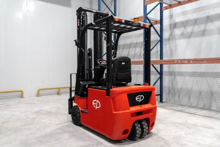 Электрический погрузчик