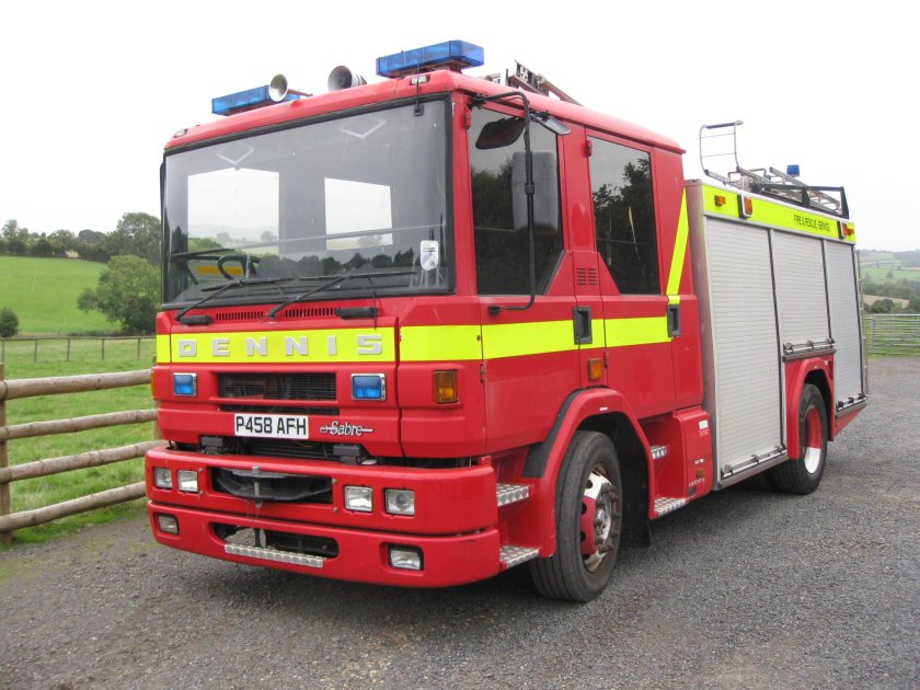 Дэннис пожарная