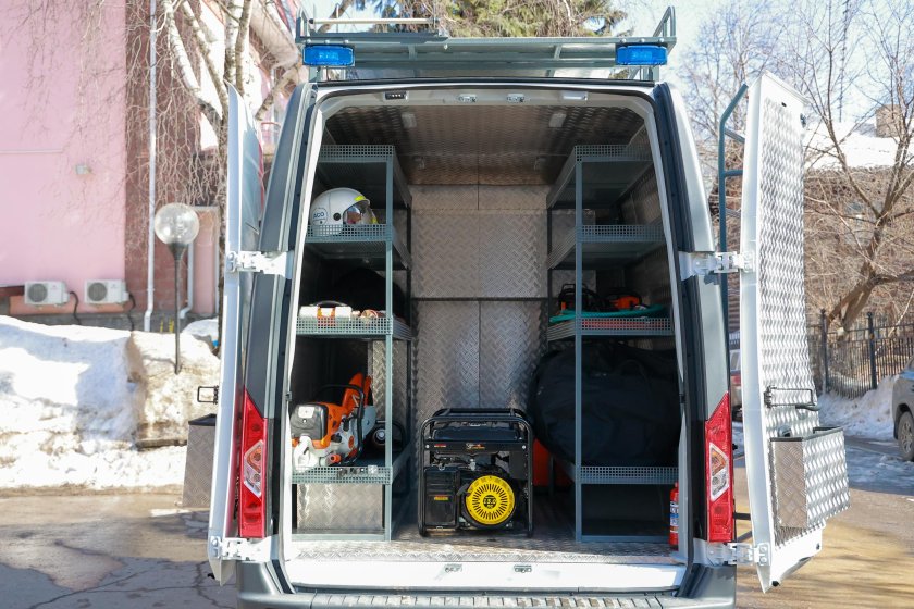 Аварийно спасательная машина