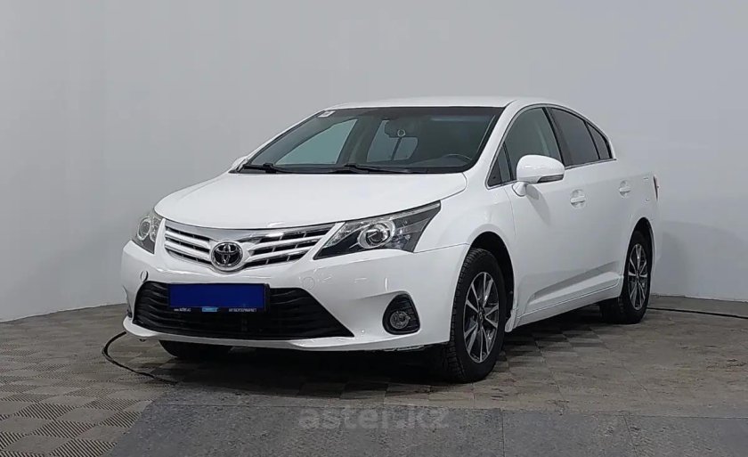Toyota Avensis 3 универсал белый