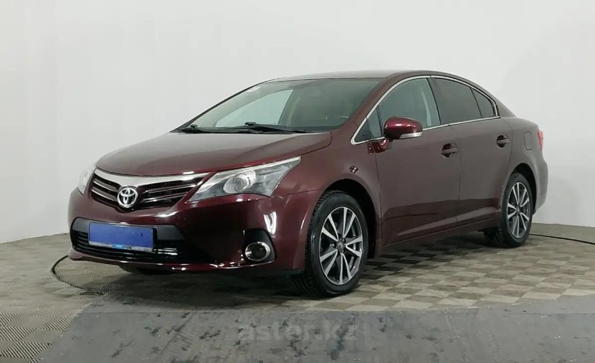 Toyota Avensis 2012