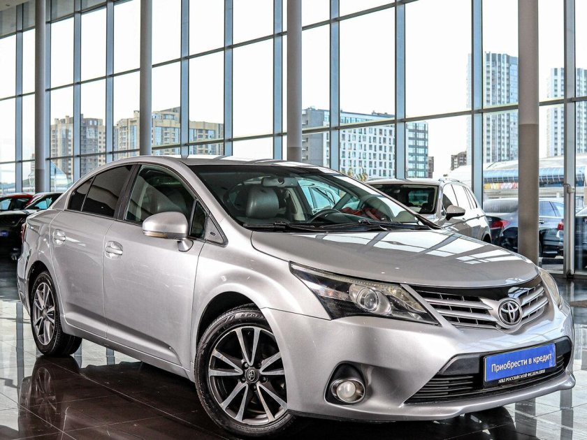 Toyota Avensis 2012