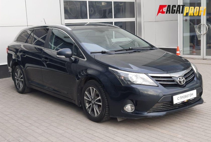 Toyota avensis универсал 2013