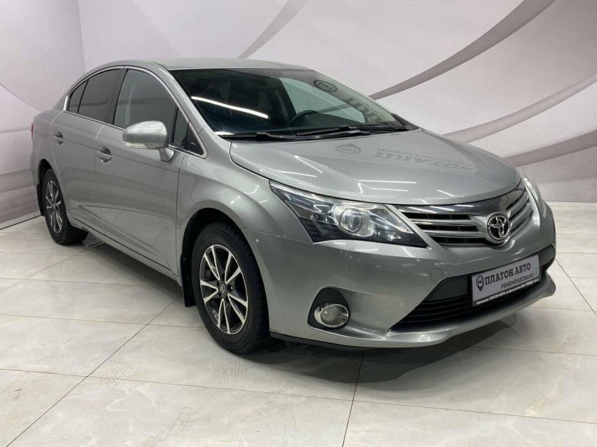 Toyota Avensis 2012