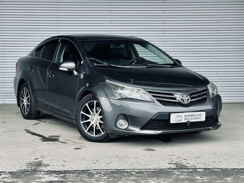 Тойота авенсис 2014 седан