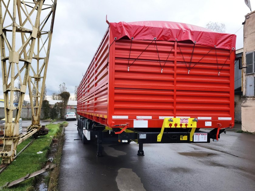 Четырехосный полуприцеп зерновоз