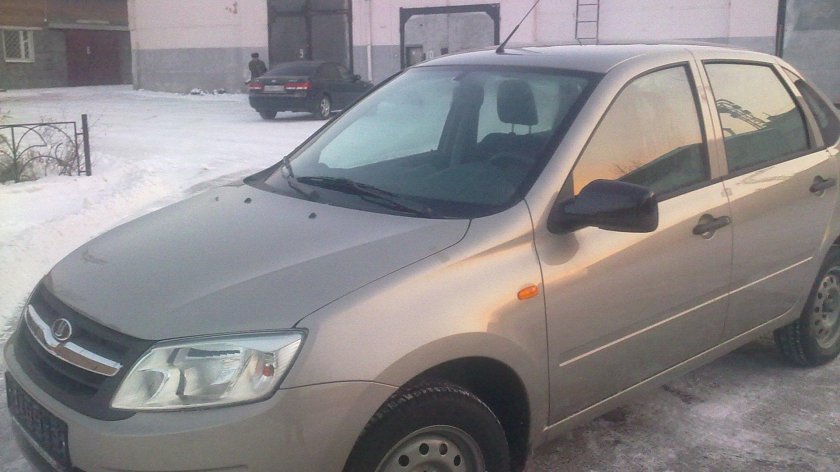 Лада Гранта цвет серый базальт 242