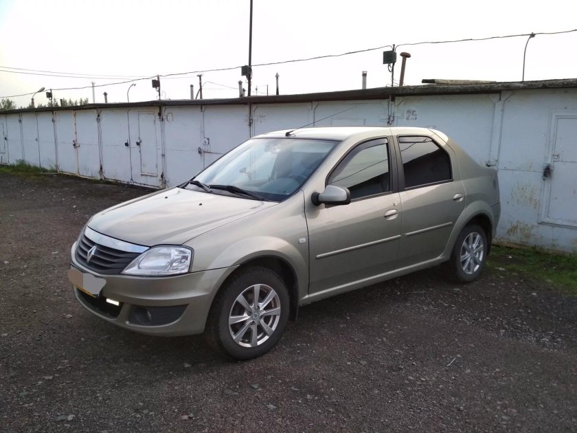 Светлый базальт Рено Логан