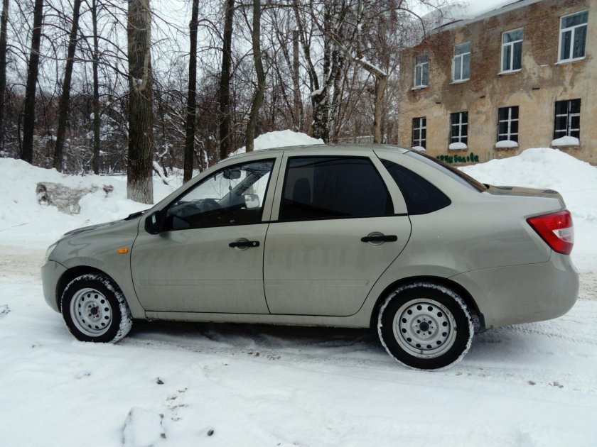 Лада Гранта серый базальт 242