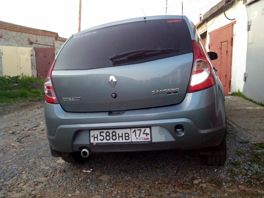 Рено SR 2011 сзади