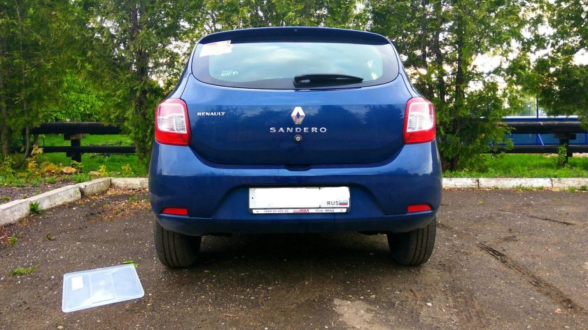 Брызговик Рено Сандеро задний