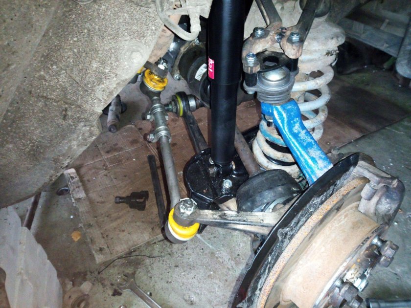 Передняя подвеска Нива 2123