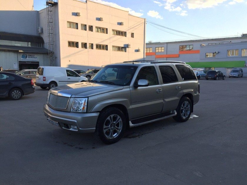 Кадиллак Эскалейд 2002