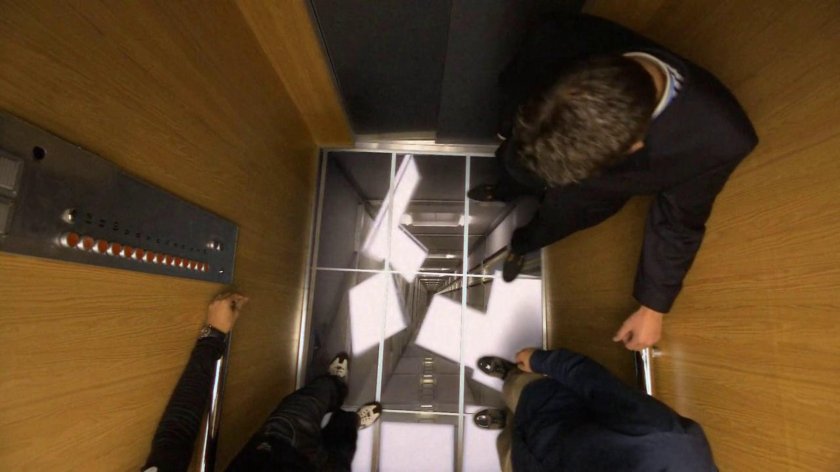 Лифт застрял