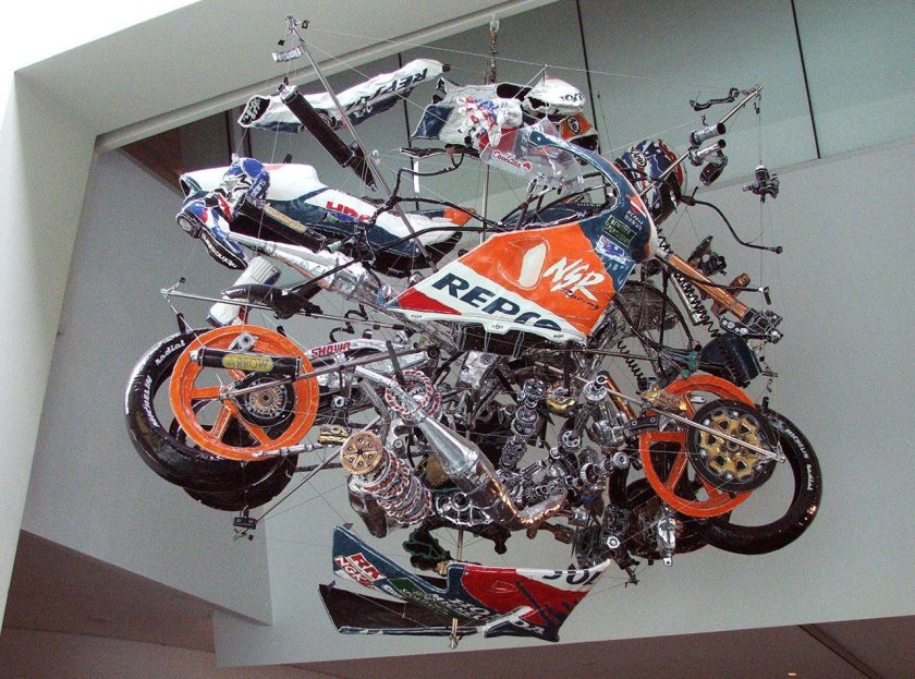 Разобранный мотоцикл