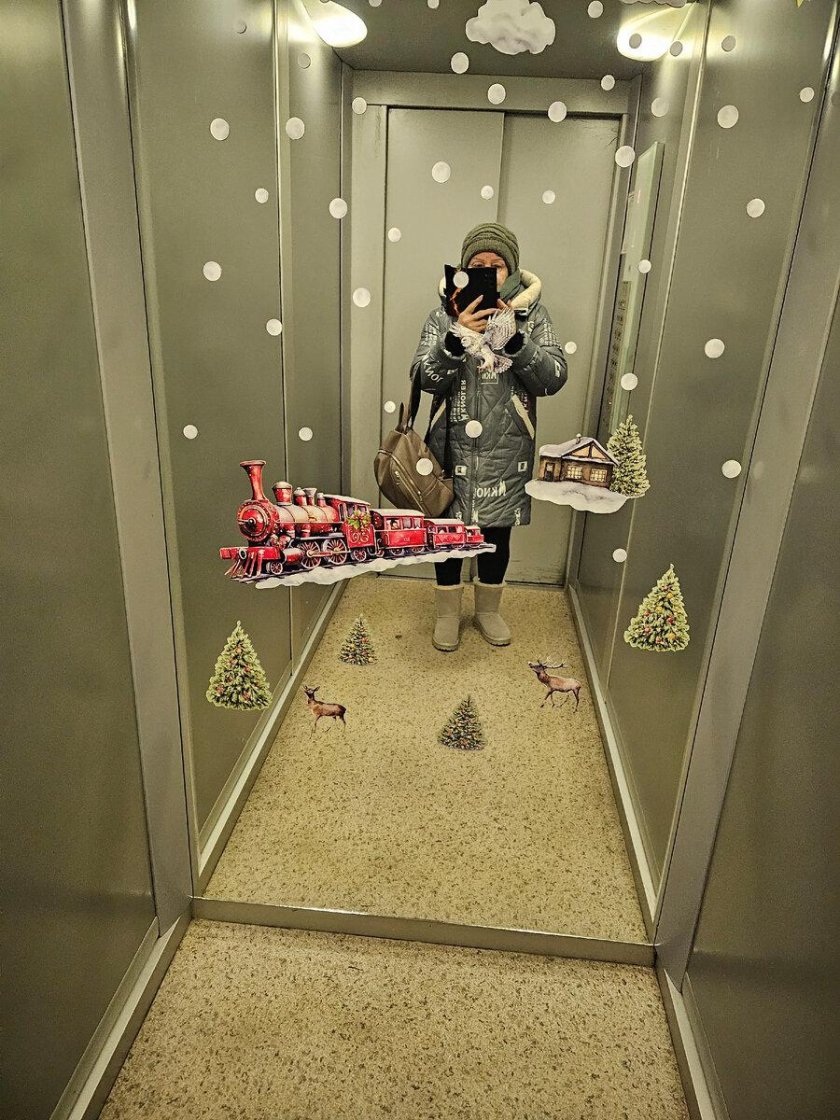 Украшение подъезда к новому году