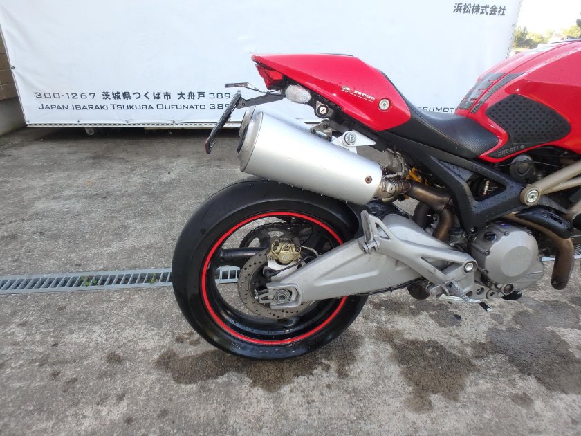 Ducati Monster 750