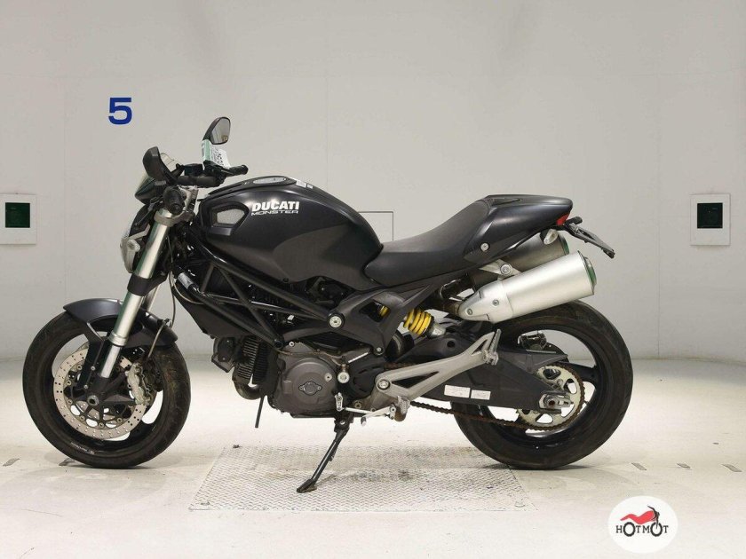 Дукати монстер 1100