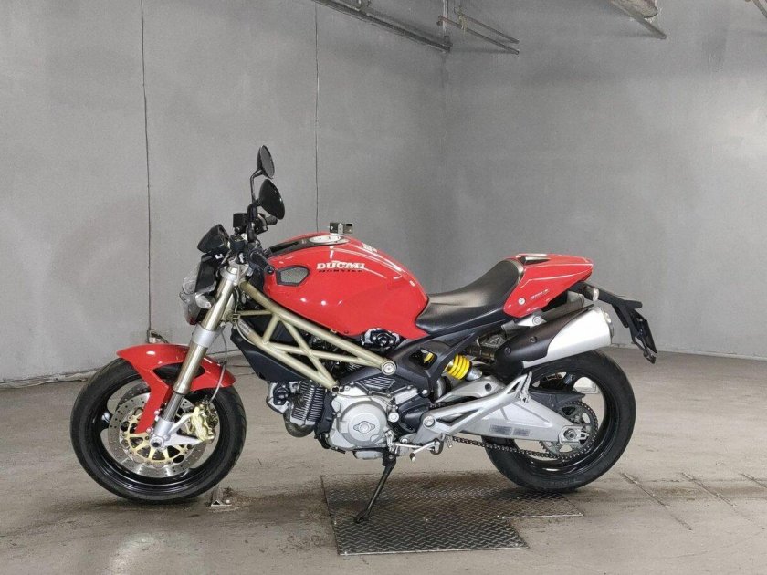 Ducati monster 1100 evo