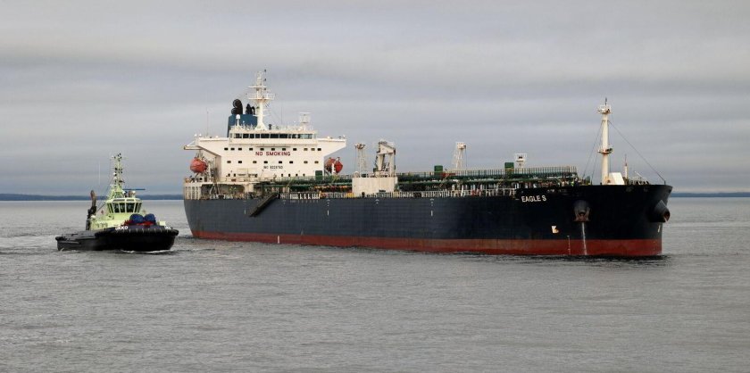 Нефтеналивной танкер \ александр\