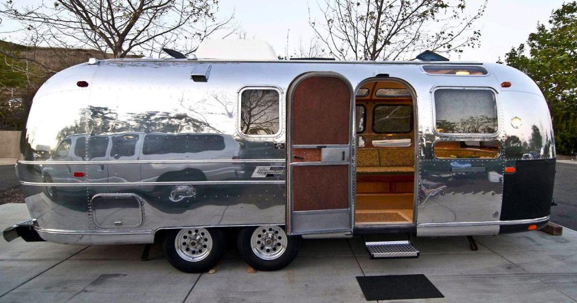 Автодом Airstream