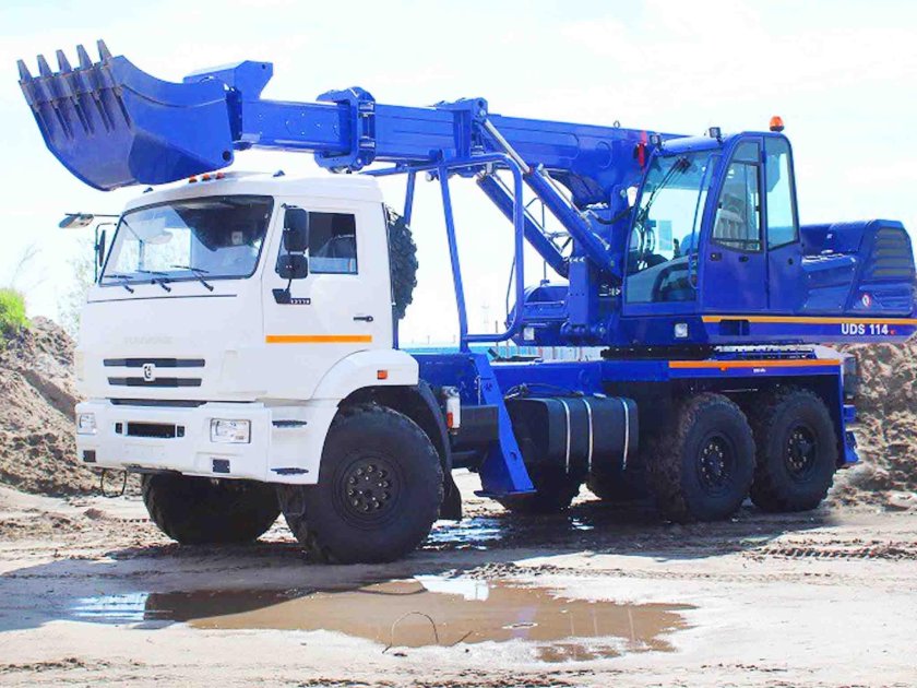 Экскаватор-планировщик UDS-114