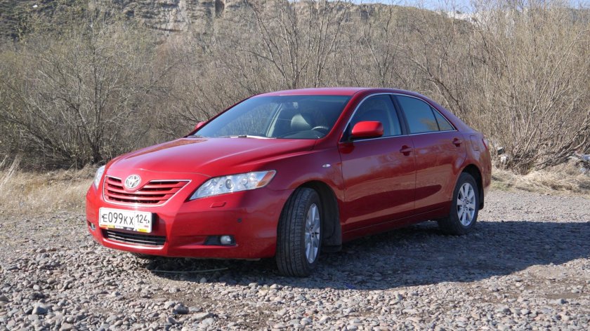 Тойота Камри 3.5 красная