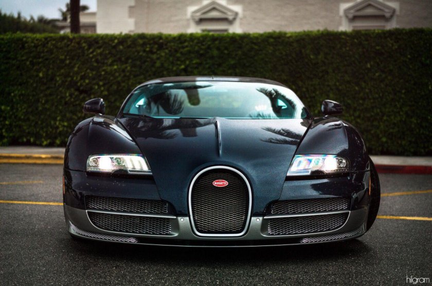 Машина Бугатти Вейрон