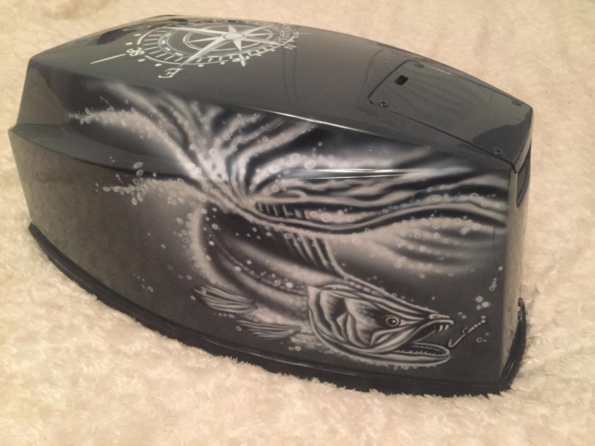 Аэрография на колпак лодочного мотора