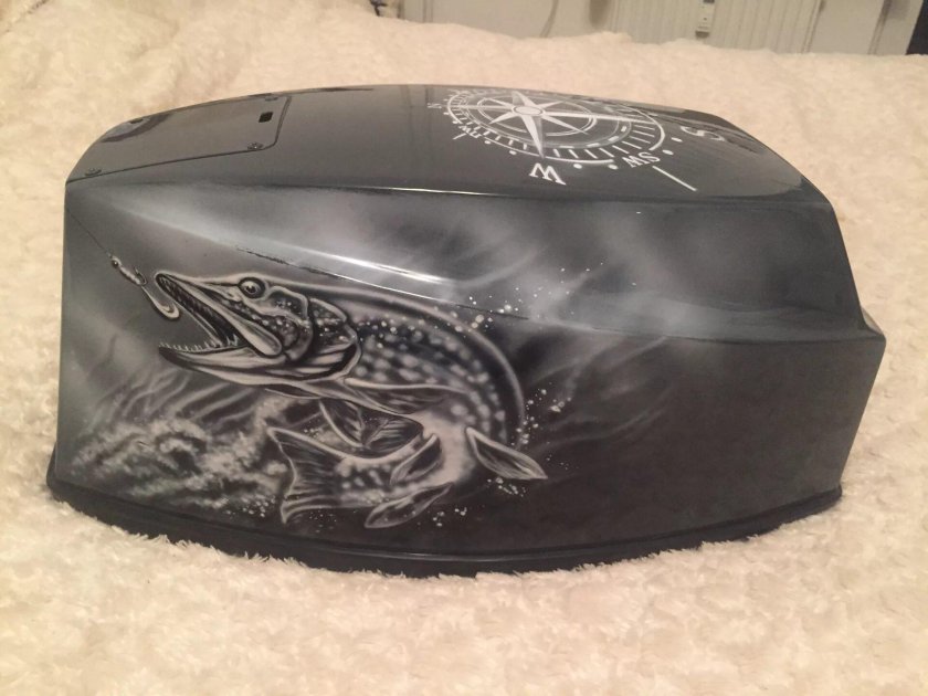 Аэрография на колпак лодочного мотора