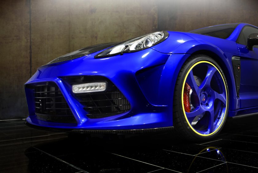 Порше Панамера синий