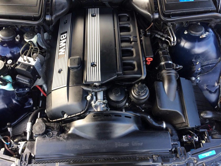 Мотор БМВ е39 2.5