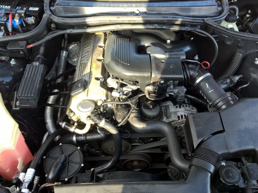 БМВ 318 мотор