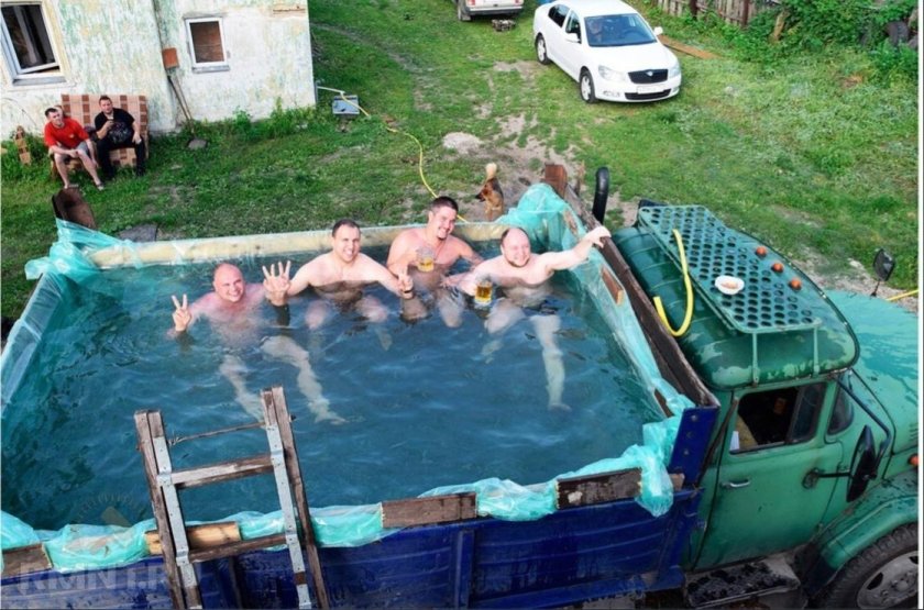 Смешные бассейны