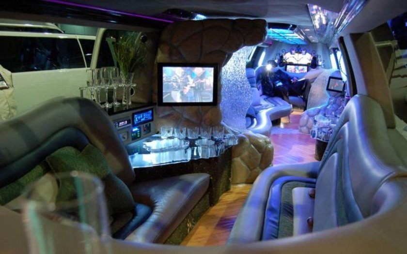 Хаммер лимузин с бассейном