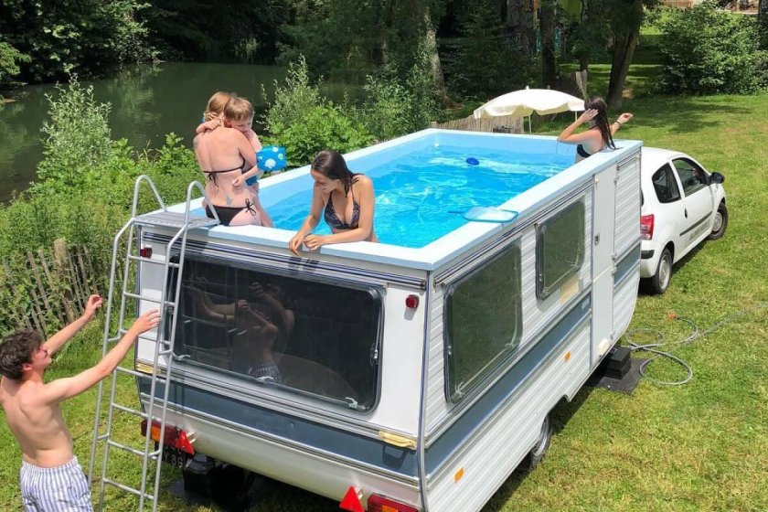 Прицеп с бассейном