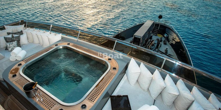 Джакузи на яхте