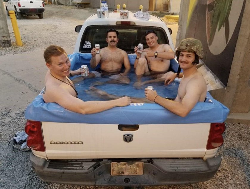 Бассейн в кузове пикапа