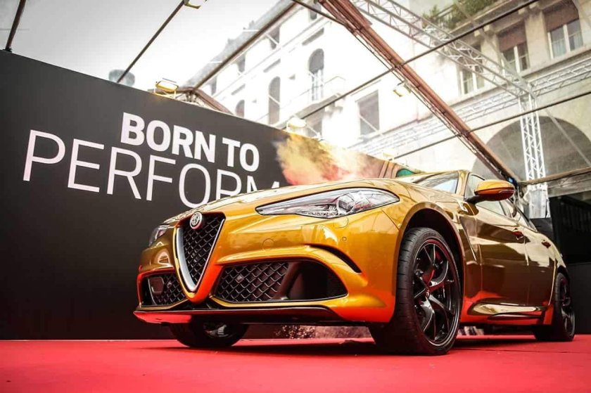 Золотой Альфа Ромео