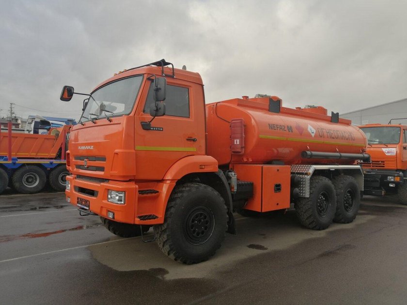 КАМАЗ бензовоз вездеход 43118