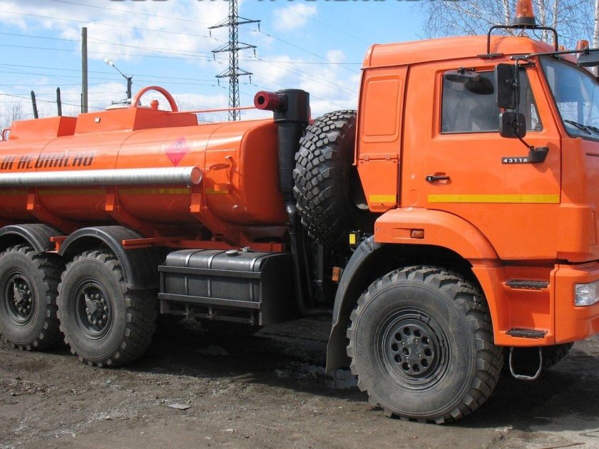 КАМАЗ 43118 Автотопливозаправщик