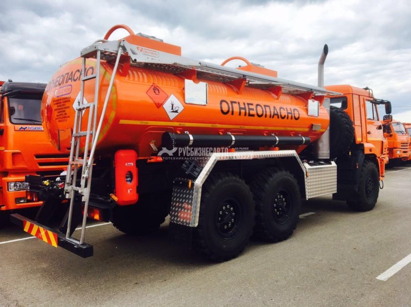 Топливозаправщик КАМАЗ 43118