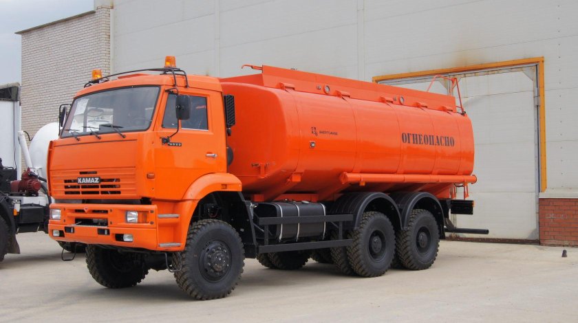 КАМАЗ топливозаправщик 6х6