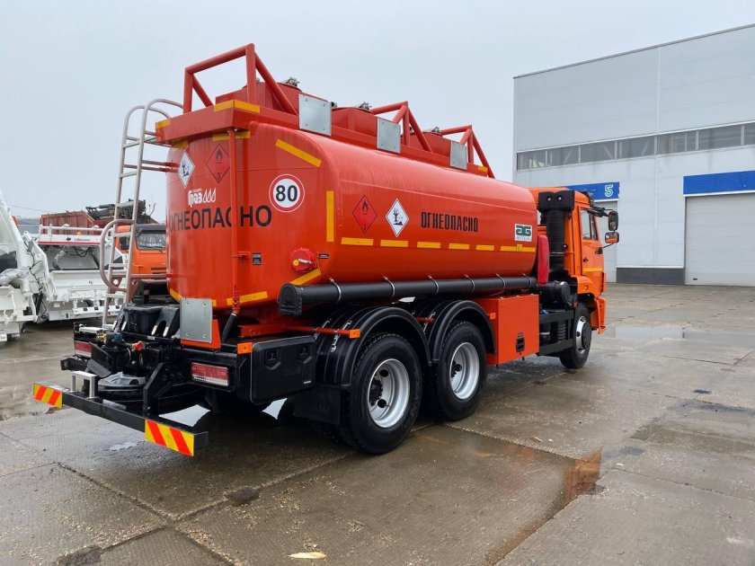 Автотопливозаправщик \ граз-атз 56215-52\ на базе камаз 65115